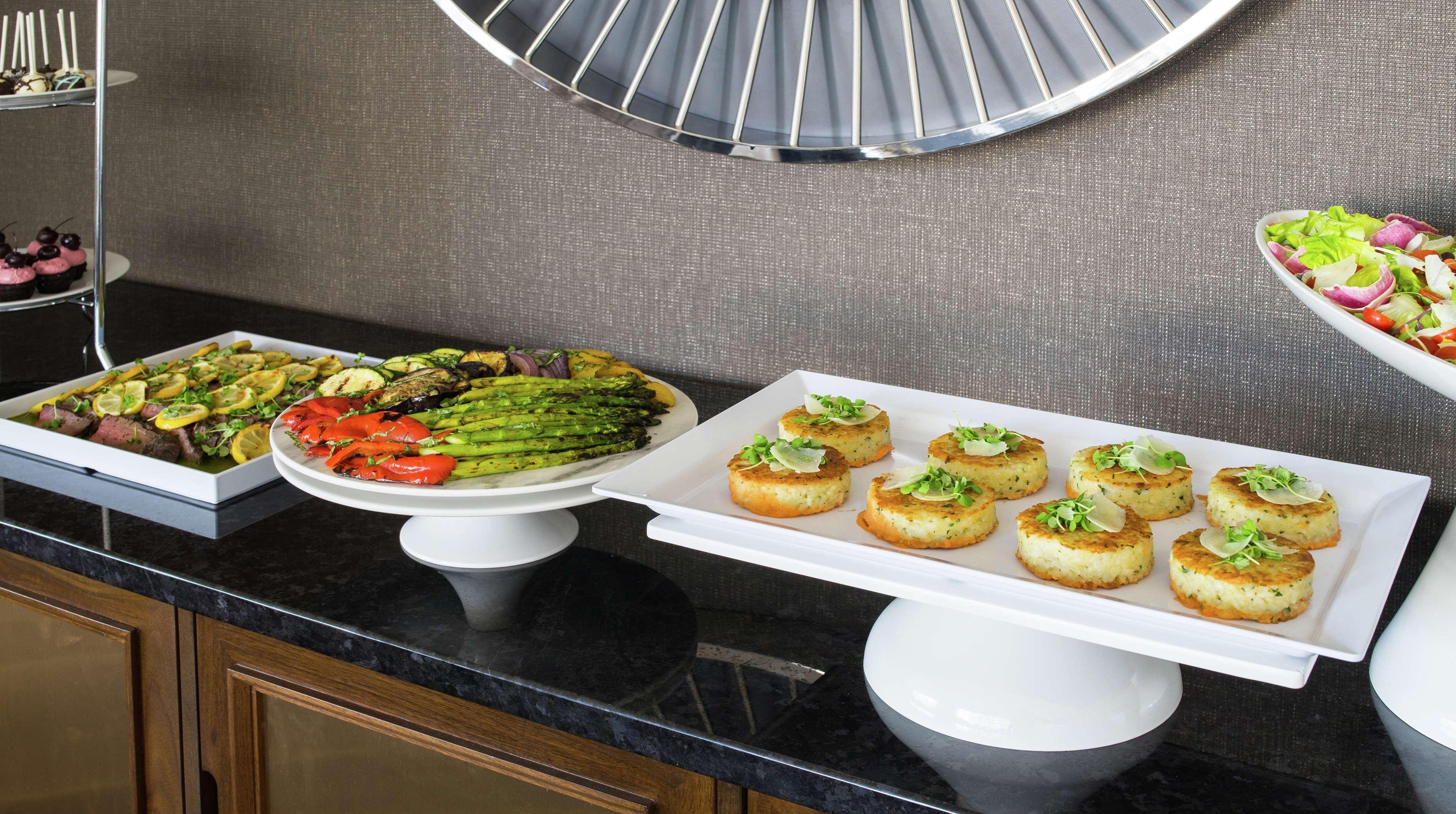 Home2 Suites By Hilton Chicago Mccormick Place Экстерьер фото