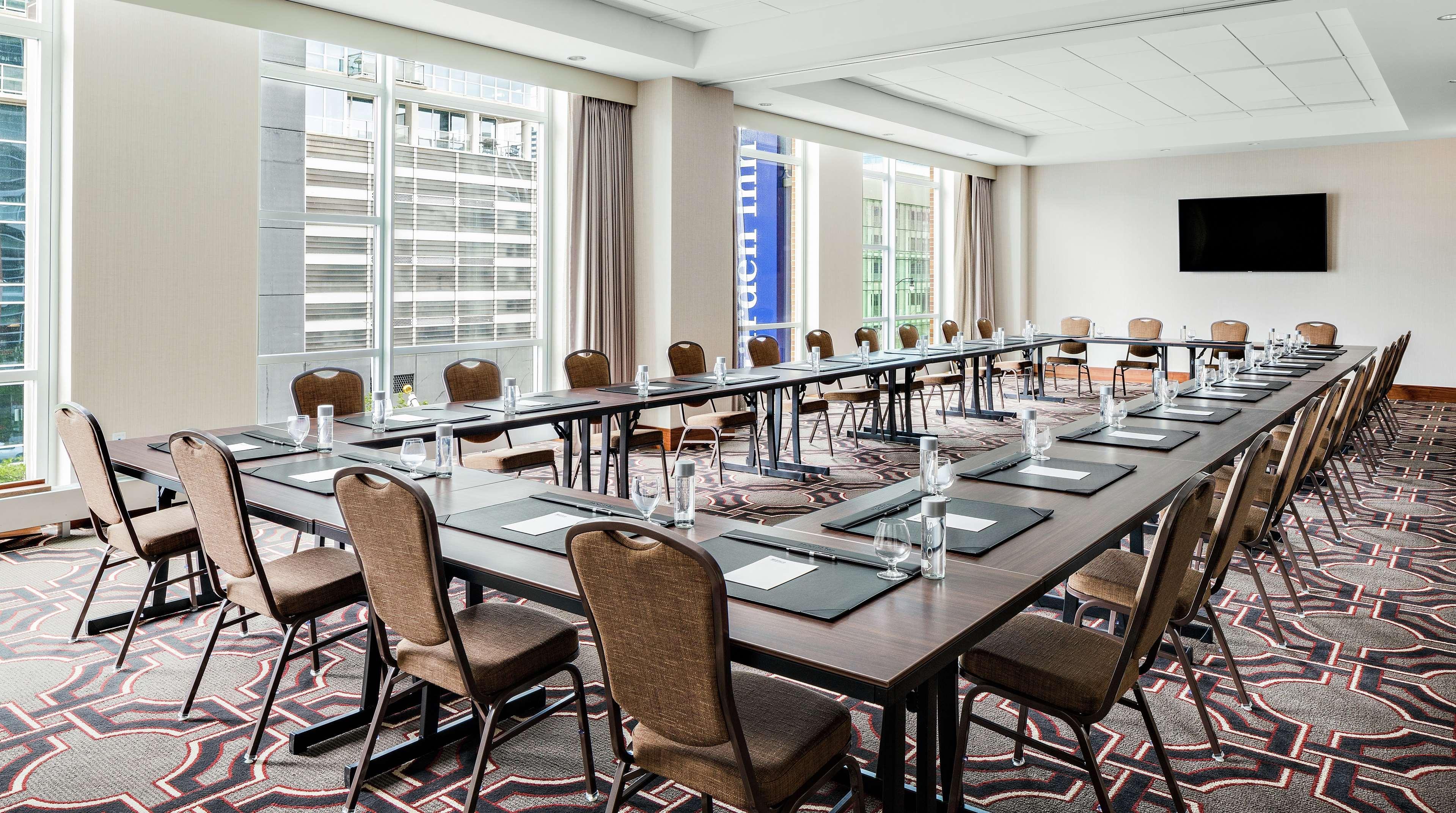 Home2 Suites By Hilton Chicago Mccormick Place Экстерьер фото