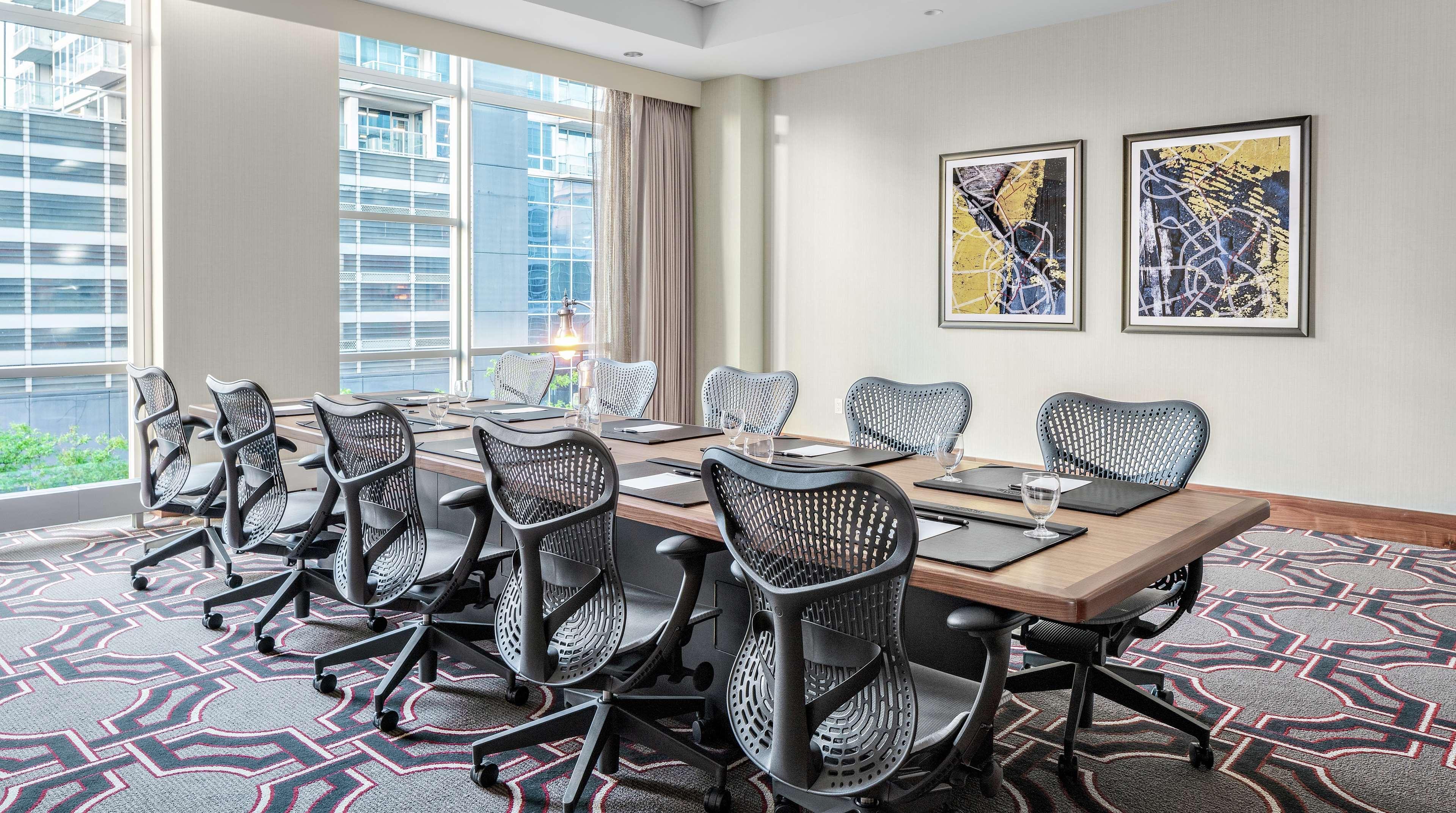 Home2 Suites By Hilton Chicago Mccormick Place Экстерьер фото